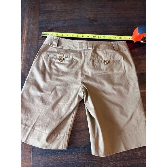 The Limited ladies Drew fit short in size 4. - Picture 9 of 9